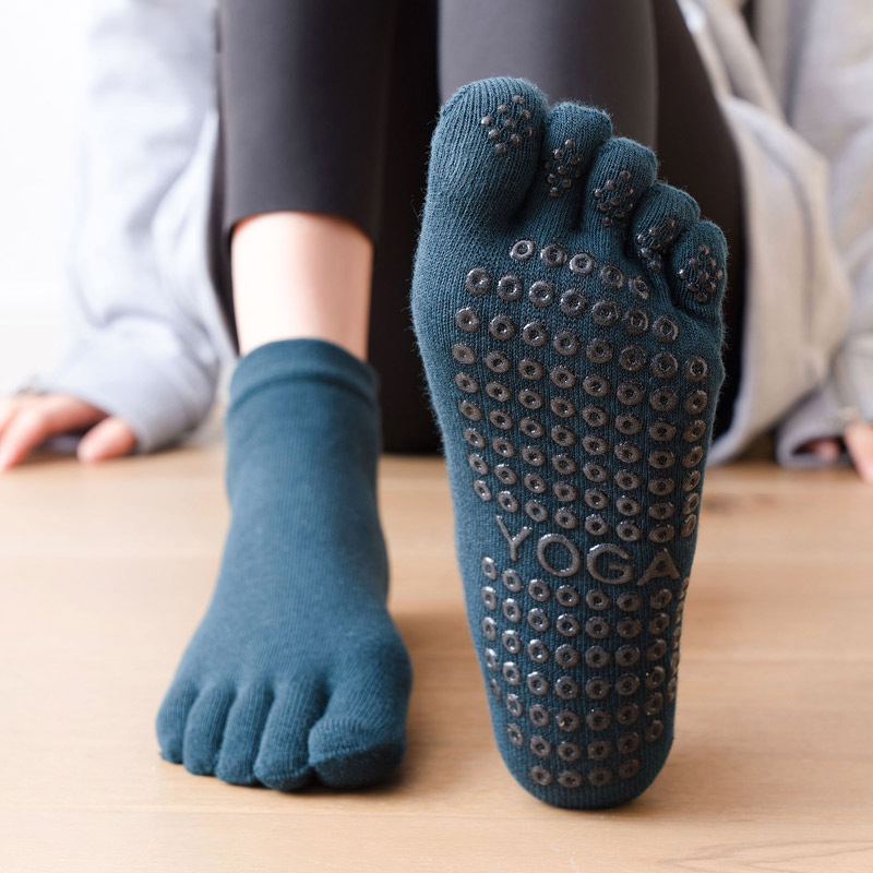 Grip Sock Yoga - ถุงเท้าซิลิโคนกันลื่นสำหรับผู้หญิงถุงเท้าโยคะกันลื่นห้านิ้วกันลื่นระบายอากาศได้สำหรับเต้นบัลเล่ต์ออกกำลังกายฟิตเนสผู้หญิงถุงเท้าผ้าฝ้าย