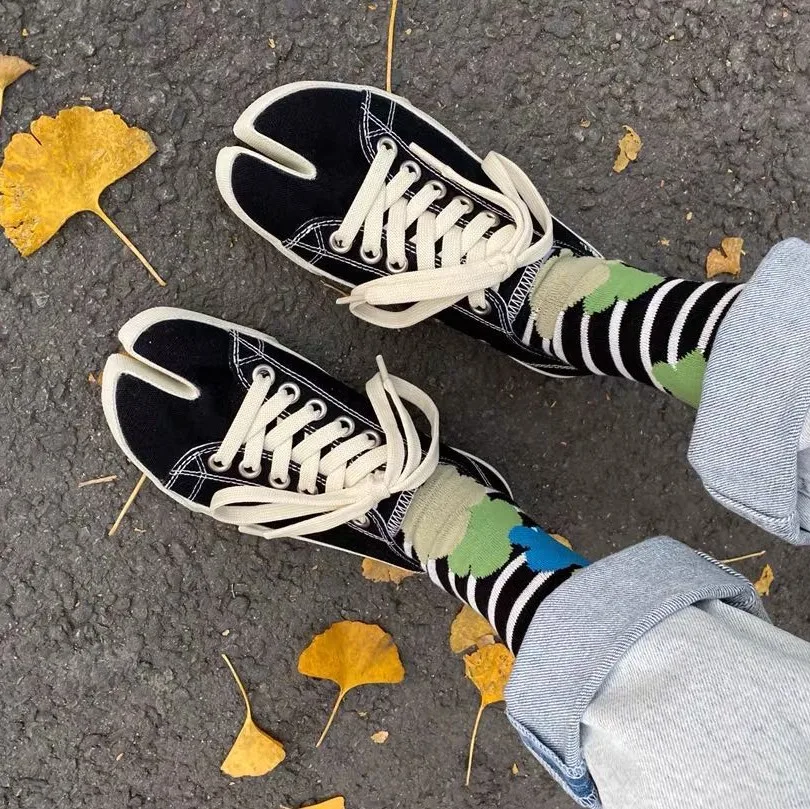 ถุงเท้าสองนิ้วเท้าน่ารักลายดอก - Toe Sock Split บทวิจารณ์และราคา