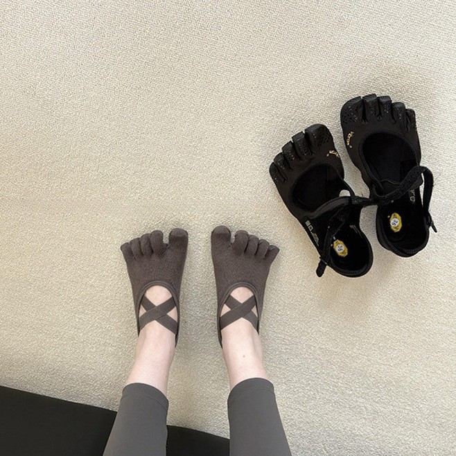 ถุงเท้าโยคะแบบไขว้สำหรับผู้หญิ - Grip Sock Yoga บทวิจารณ์และราคา